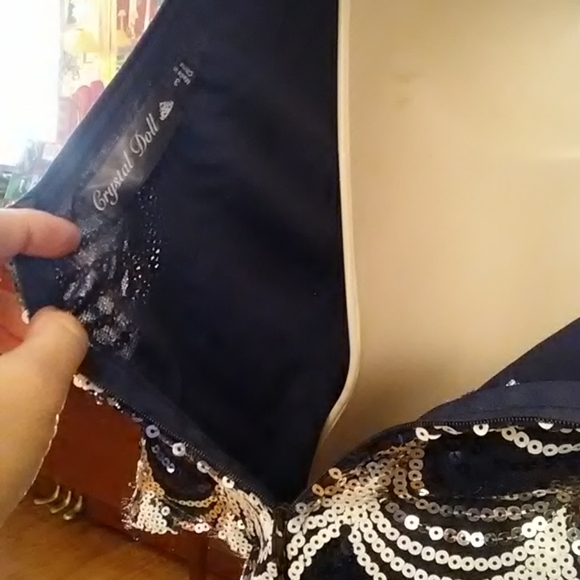 Blue White Gold sequin dress, size 3 - Picture 4 of 5